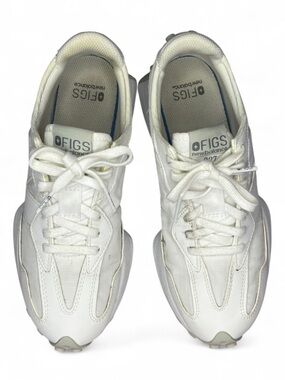 New Balance 327 White Low Top Sneakers Unisex Shoes Size 9 Women’s Size 7.5 Men
